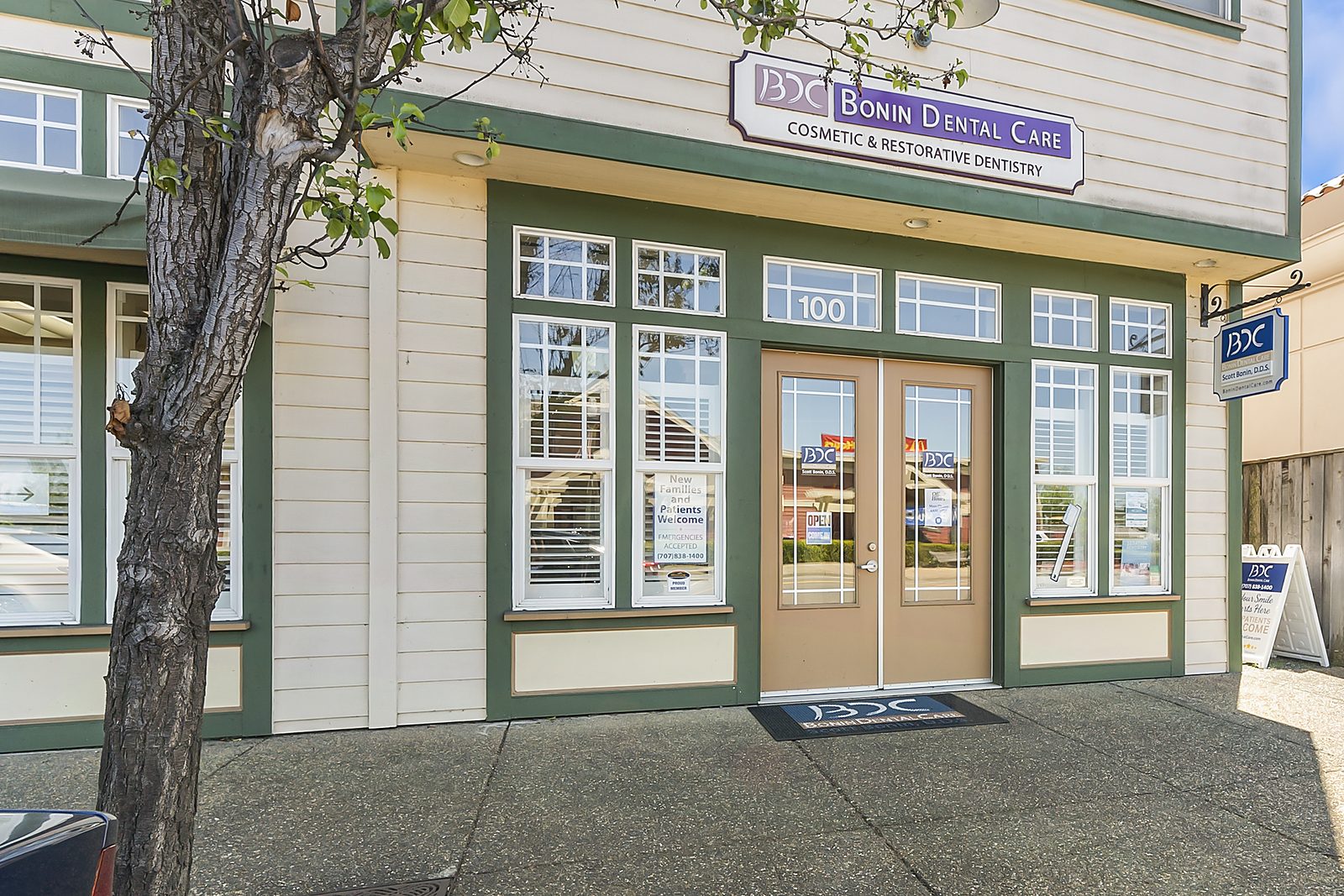 Bonin Dental Care office sign in Windsor, CA